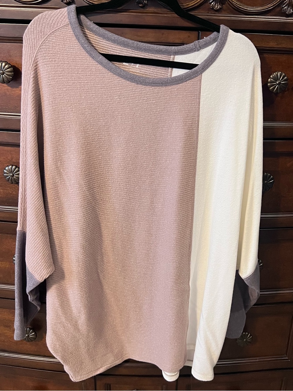 Maurice’s sweater size xxl